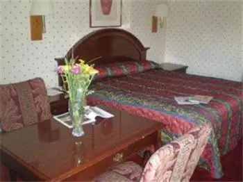Ontario Inn y Suites 8