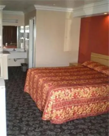 Ontario Inn y Suites 9